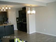 Luxury 3 BR Premium Quality Condo Town House for rent immediate - Photo 3
