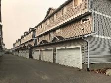Luxury 3 BR Premium Quality Condo Town House for rent immediate - Photo 7