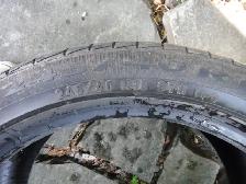 un pneu d'été Pirelli 245-40-18 - Photo 3