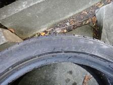 un pneu d'été Pirelli 245-40-18 - Photo 4