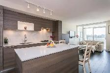 Amazing 1 bedroom in 20th floor - Photo 2
