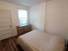 Furnished Large 1 Bedroom Apt - ground floor of a house, in-unit - Photo 2