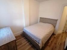 Furnished Large 1 Bedroom Apt - ground floor of a house, in-unit - Photo 3