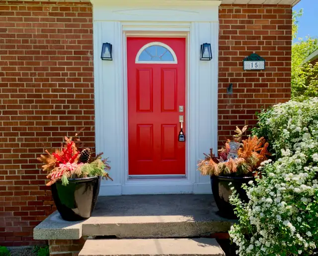 4 Bedroom Detached Home in Prime Etobicoke Location For Lease
