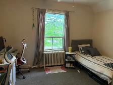 Sparkling Clean 2 BR in Historic Home Near Downtown Kitchener - Photo 11