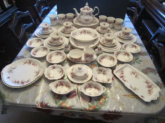 Royal Albert LAVENDER ROSE fine bone china set for 6