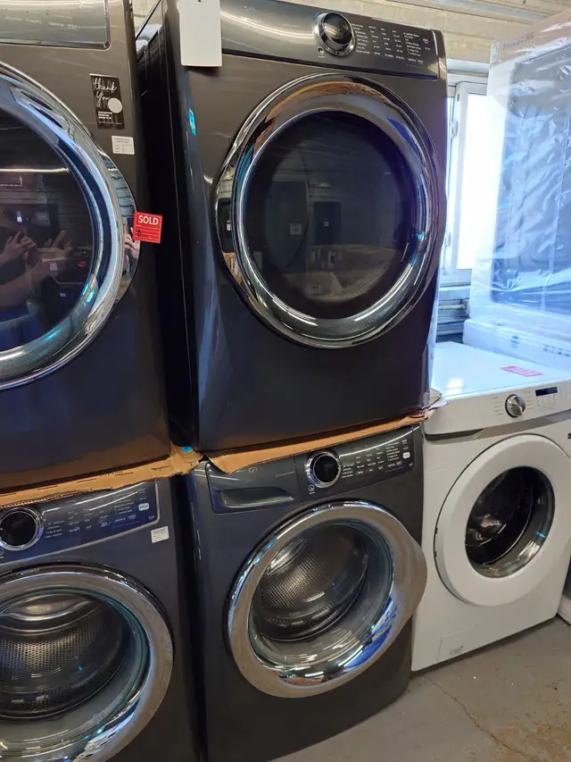 Electrolux "27" Titanium Front Load Washer/Dryer Set‼️