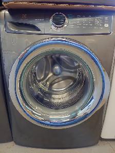 Electrolux "27" Titanium Front Load Washer/Dryer Set‼️ - Photo 6