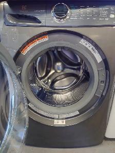 Electrolux "27" Titanium Front Load Washer/Dryer Set‼️ - Photo 7