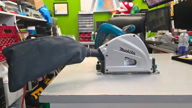 Makita 6-1/2' Plunge Cut Circular Saw - SP 6000