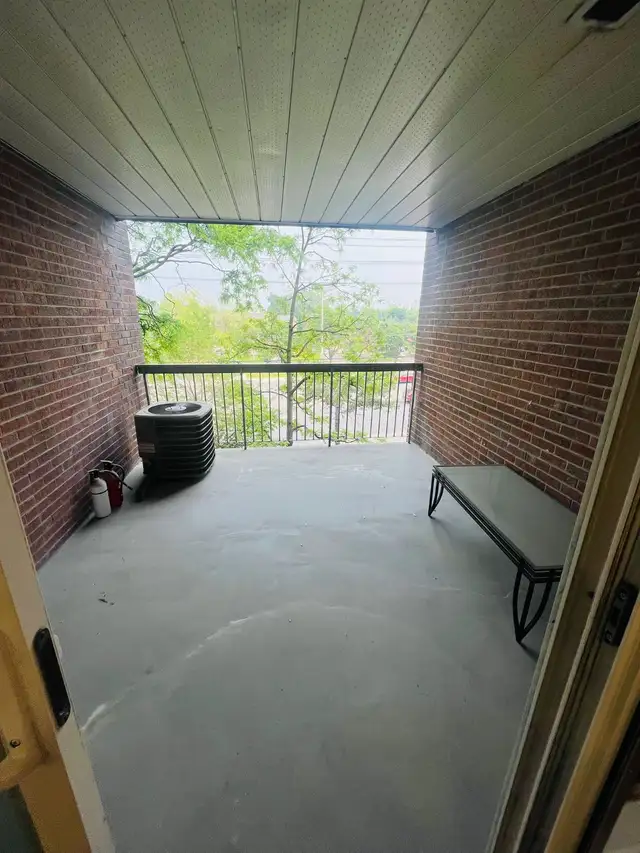 Shared Room for Rent in Prime Mississauga | Utilities Included
