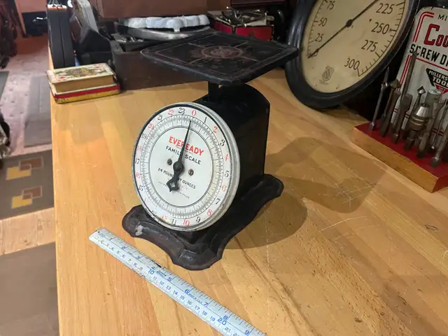 Antique 1920's Eveready Kitchen Scale