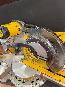 DEWALT MITER SAW DSW780 - Photo 4