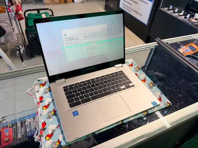 Asus Chromebook 15.6' 32GB, Pentium CPU (#19260)