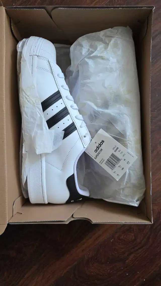 selling brand new Adidas superstar shoes size 10 men