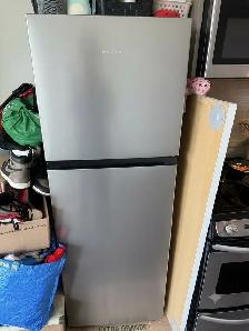 1-Year-Old Hisense Refrigerator – Excellent Condition!Price