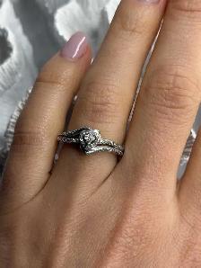 14k White Gold womans diamond ring