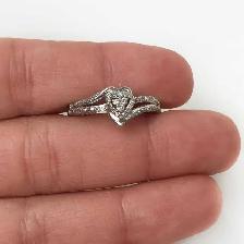 14k White Gold womans diamond ring - Photo 2