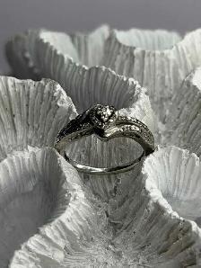 14k White Gold womans diamond ring - Photo 3