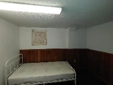 Furnished basement Bedroom for rent Aug 1, Ossington&Dupont $700 - Photo 2