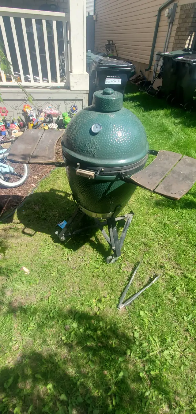 Big Green Egg Large Kamado Grill with cover