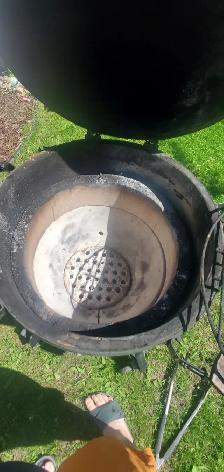 Big Green Egg Large Kamado Grill with cover - Photo 2