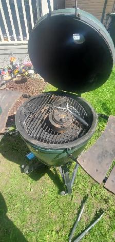 Big Green Egg Large Kamado Grill with cover - Photo 3
