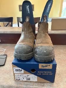 Blundstone Workboots Size 9