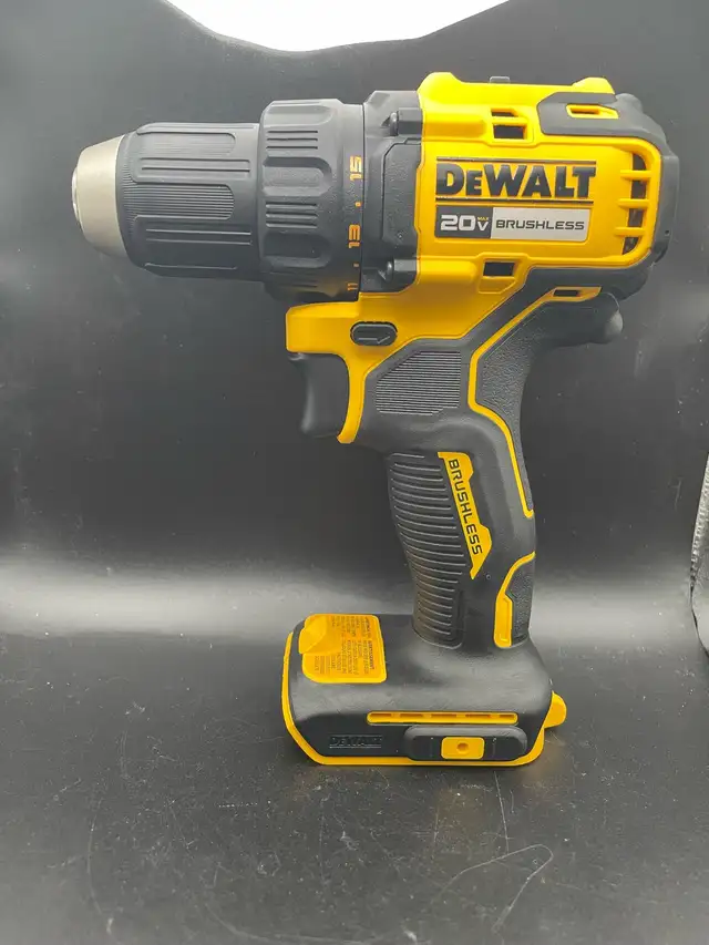 DEWALT DRILL DCD793 LIKE NEW