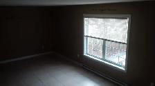 20 Woodhollow #26 -Split-Level Townhouse East, W/D Hu, Parking - Photo 4