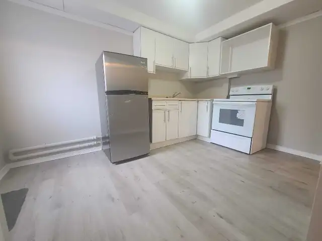 Trenton 2 bedroom ground floor $1600 all inclusive