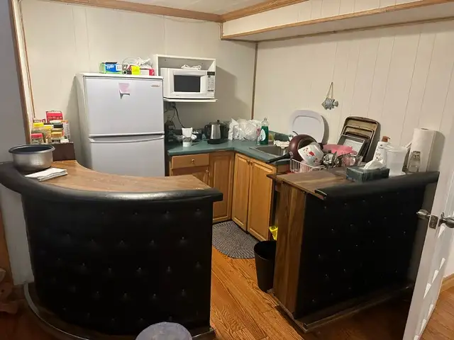 Bachelor Apt for Rent Near Newnham Campus Basement Seneca