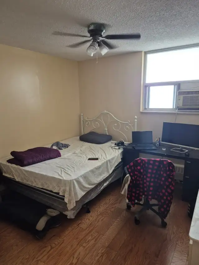 2 Rooms Available for Rent in an Apartment