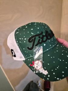 Brand new never worn titleist hat with ball marker for sale! - Photo 2