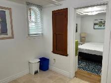 Bright Fully Furnished Bachelor Apt for Rent - Photo 4