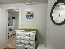 Bright Fully Furnished Bachelor Apt for Rent - Photo 10