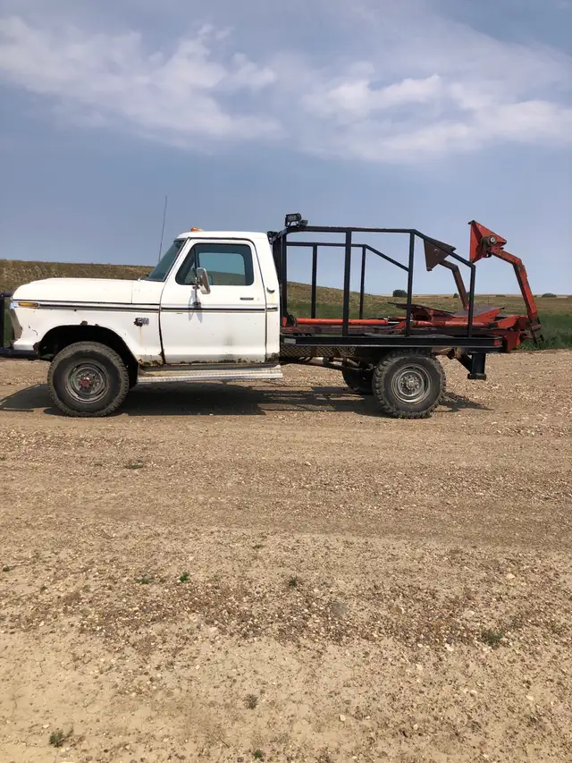 1975 Ford Bale Truck