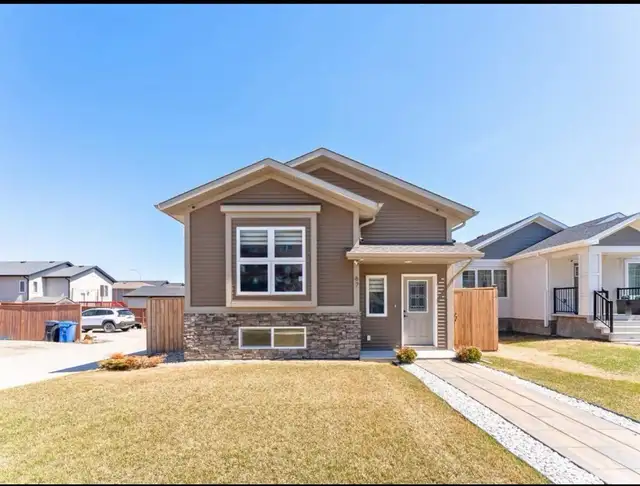 2 Bed Duplex with large yard