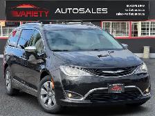 2017 Chrysler Pacifica 4dr Wgn Platinum, New All-Weather Tires,