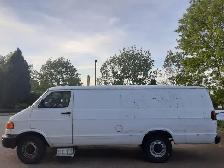 Dodge Ram Cargo Moving Van Extended $5,500 206,000 Kilometers - Photo 6