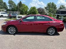 2017 Toyota Camry - Photo 4