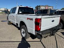 2026 Ford F-350 XLT - Photo 2