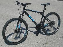 A BEAUTY 27.5' GT AGGRESSOR 21SPD, DISC BRAKES & SUSPENSION!