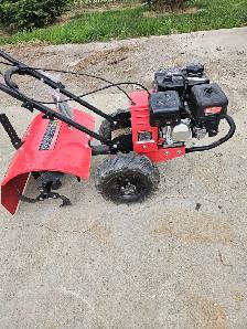 Excellent Condition Benchmark 20 Inch Rear Tine Tiller