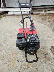 Excellent Condition Benchmark 20 Inch Rear Tine Tiller - Photo 4