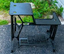 Cast Iron Original Singer 29K Sewing Table - Photo 2
