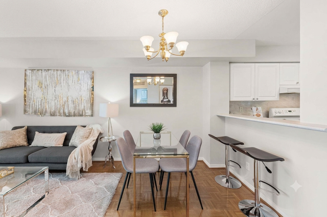 BEAUTIFUL CONDO FOR RENT IN VAUGHAN (Bathurst & Steeles)