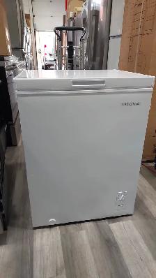 Chest Freezer - Insignia  5.0 Cu ft NS-CZ50WH0-C  - Whit