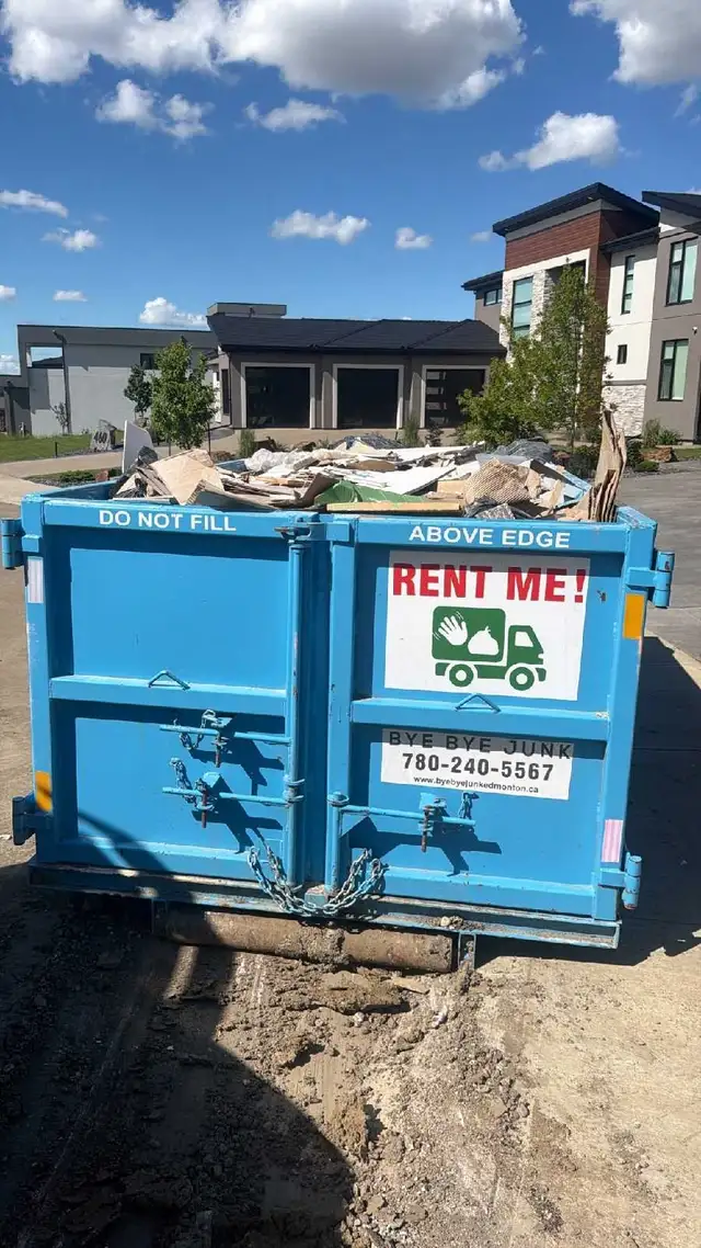 BIN RENTALS 7802405567 Back door opens for easy access