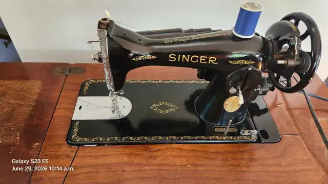 Antique Singer Sewing machine and cabinet
